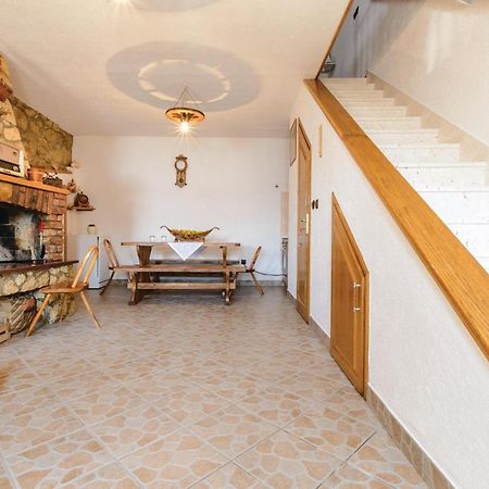 1 Bedroom Gorgeous Home In Slivno Klek Kültér fotó